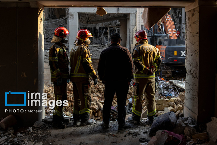 آثار حملات هوایی به مناطق مسکونی در تهران