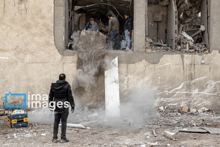 آثار حملات هوایی به مناطق مسکونی در تهران