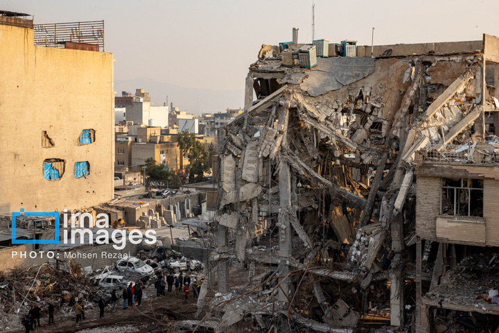 آثار حملات هوایی به مناطق مسکونی در تهران