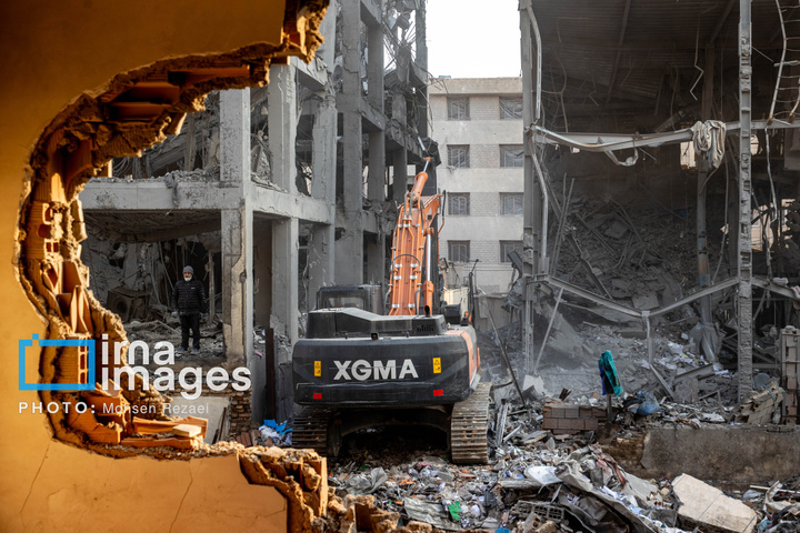 آثار حملات هوایی به مناطق مسکونی در تهران