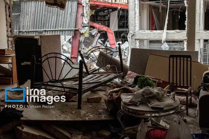 آثار حملات هوایی به مناطق مسکونی در تهران