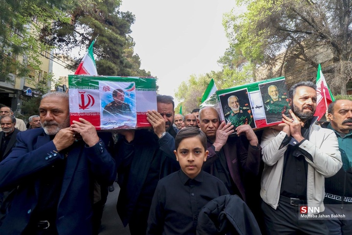 تشییع پیکر شهدای جنگ رمضان در اصفهان