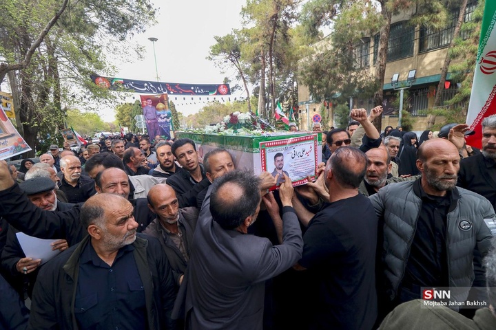 تشییع پیکر شهدای جنگ رمضان در اصفهان