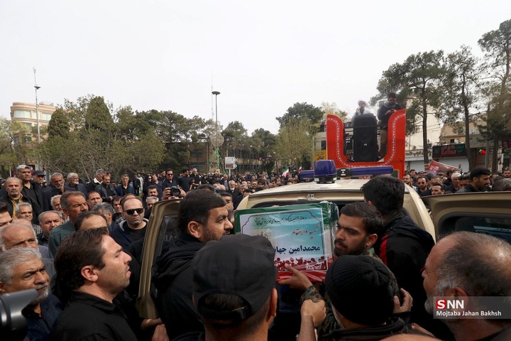 تشییع پیکر شهدای جنگ رمضان در اصفهان