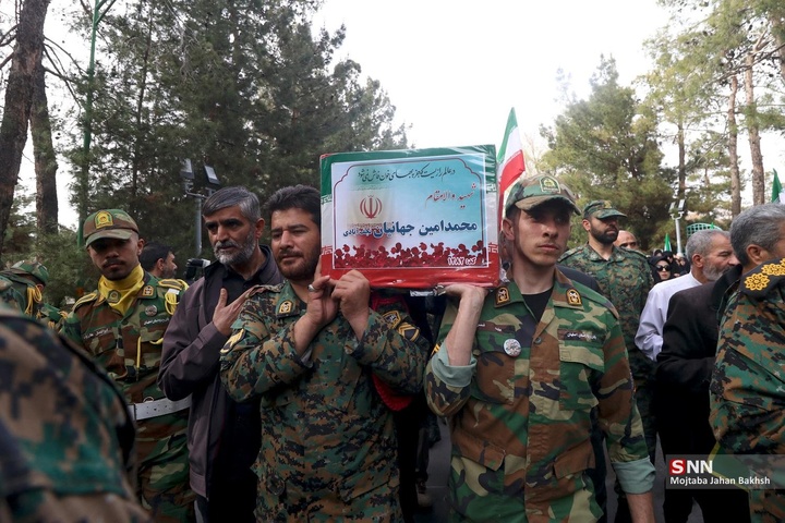 تشییع پیکر شهدای جنگ رمضان در اصفهان