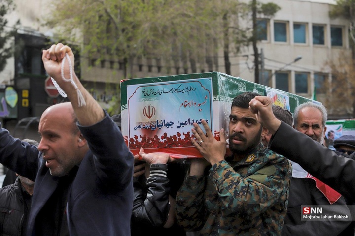 تشییع پیکر شهدای جنگ رمضان در اصفهان