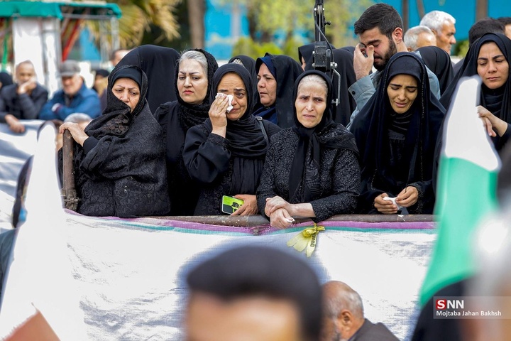 تشییع پیکر شهدای جنگ رمضان در اصفهان