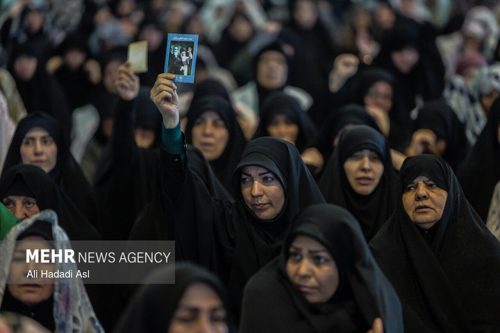 اقامه نماز عید سعید فطر در مصلای تهران