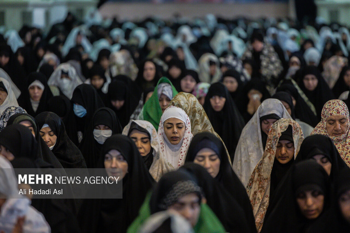 اقامه نماز عید سعید فطر در مصلای تهران