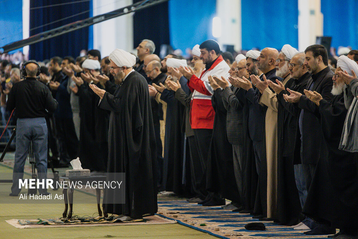اقامه نماز عید سعید فطر در مصلای تهران