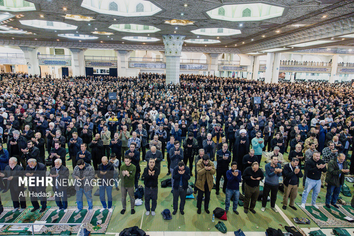 اقامه نماز عید سعید فطر در مصلای تهران