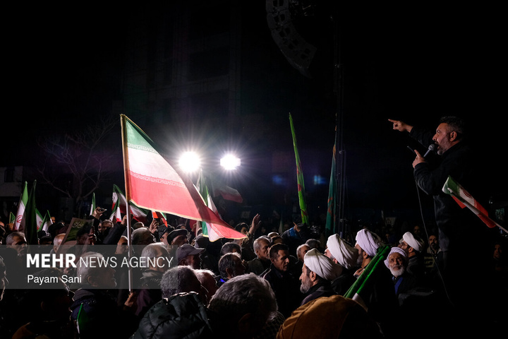 اجتماع حمایت از رزمندگان در مقابله با دشمن آمریکایی - صهیونی