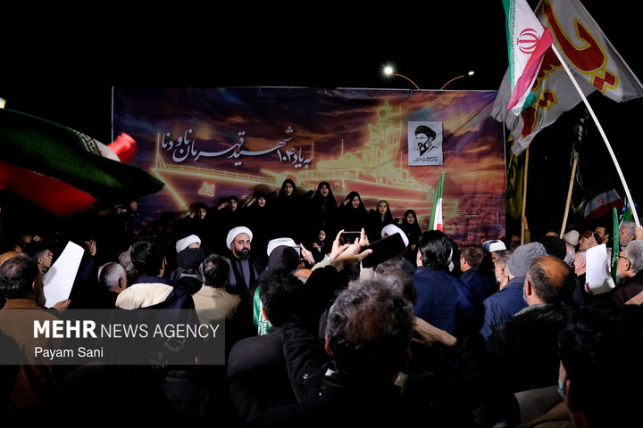 اجتماع حمایت از رزمندگان در مقابله با دشمن آمریکایی - صهیونی