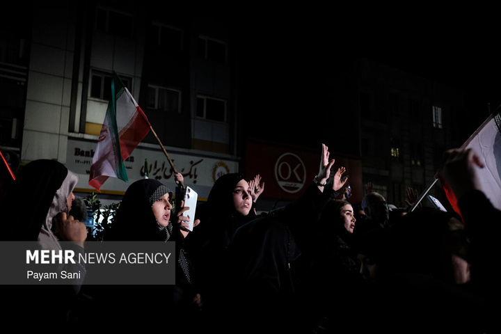 اجتماع حمایت از رزمندگان در مقابله با دشمن آمریکایی - صهیونی