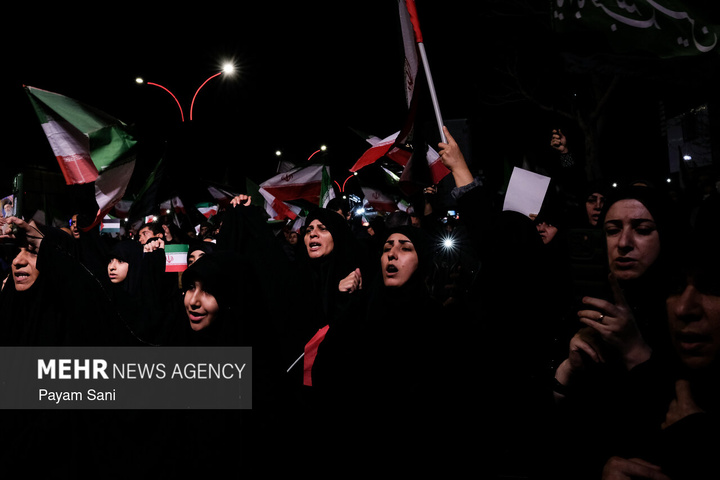 اجتماع حمایت از رزمندگان در مقابله با دشمن آمریکایی - صهیونی