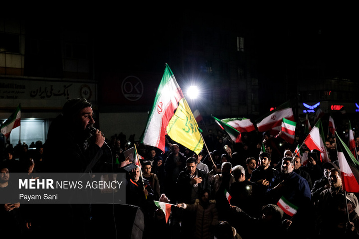 اجتماع حمایت از رزمندگان در مقابله با دشمن آمریکایی - صهیونی