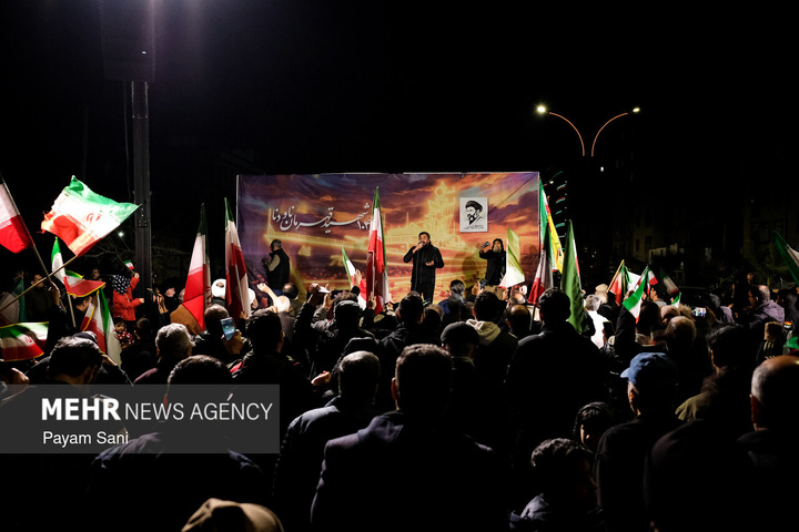 اجتماع حمایت از رزمندگان در مقابله با دشمن آمریکایی - صهیونی