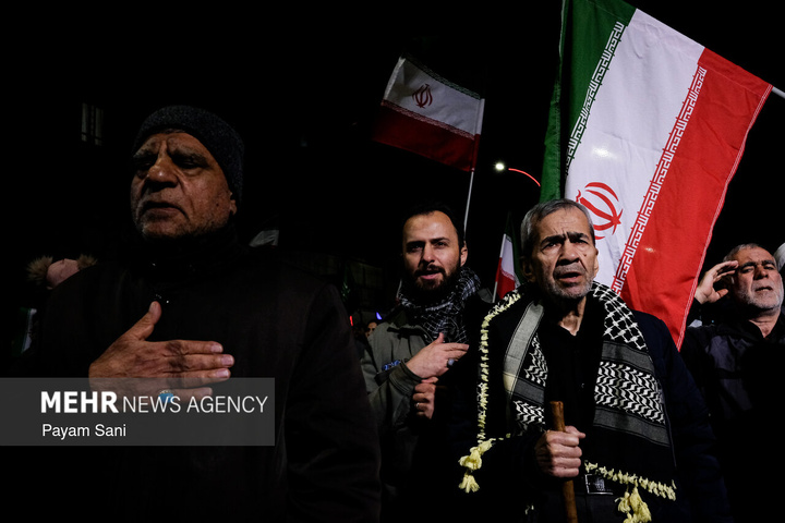 اجتماع حمایت از رزمندگان در مقابله با دشمن آمریکایی - صهیونی