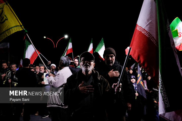 اجتماع حمایت از رزمندگان در مقابله با دشمن آمریکایی - صهیونی