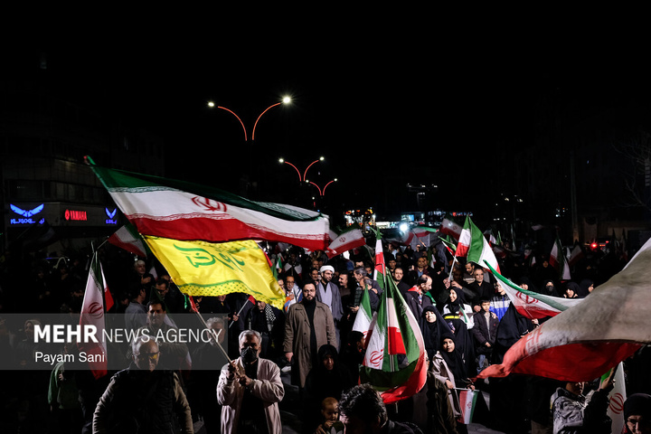 اجتماع حمایت از رزمندگان در مقابله با دشمن آمریکایی - صهیونی