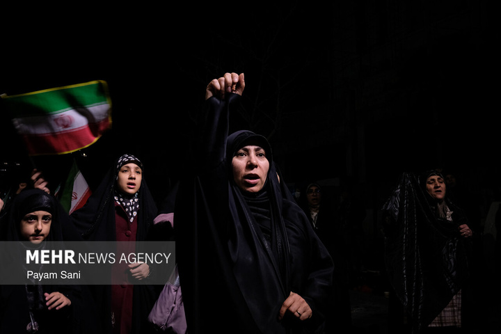 اجتماع حمایت از رزمندگان در مقابله با دشمن آمریکایی - صهیونی