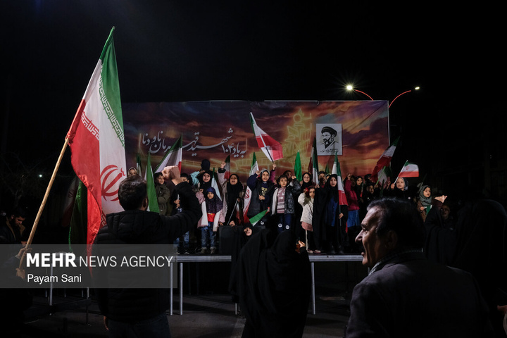 اجتماع حمایت از رزمندگان در مقابله با دشمن آمریکایی - صهیونی