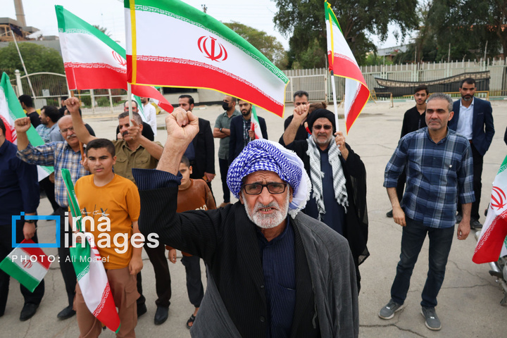 زنجیره انسانی دور نیروگاه رامین