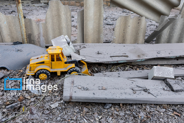 آثار حمله آمریکایی ـ صهیونی ‌در خانه‌های سازمانی راه‌آهن تبریز