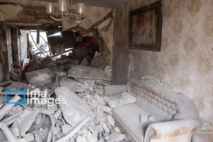 آثار حمله آمریکایی ـ صهیونی ‌در خانه‌های سازمانی راه‌آهن تبریز