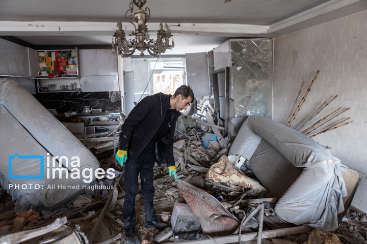 آثار حمله آمریکایی ـ صهیونی ‌در خانه‌های سازمانی راه‌آهن تبریز