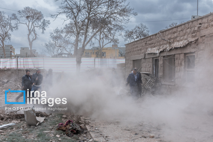 آثار حمله آمریکایی ـ صهیونی ‌در خانه‌های سازمانی راه‌آهن تبریز