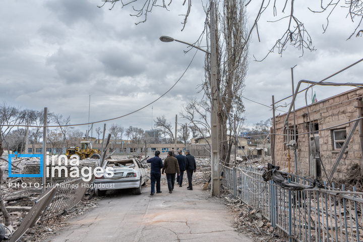 آثار حمله آمریکایی ـ صهیونی ‌در خانه‌های سازمانی راه‌آهن تبریز