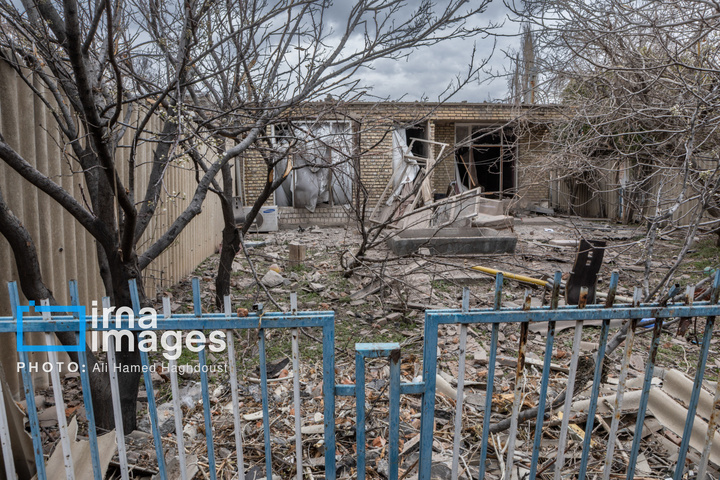 آثار حمله آمریکایی ـ صهیونی ‌در خانه‌های سازمانی راه‌آهن تبریز