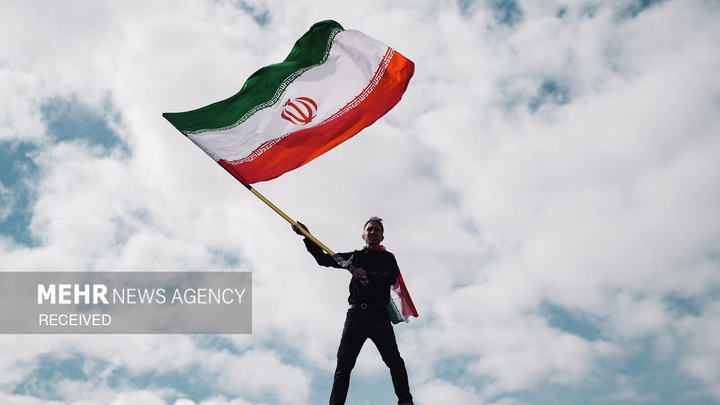 حلقه حضور و حمایت مردم از زیرساخت‌های انرژی نیروگاه شریف آباد