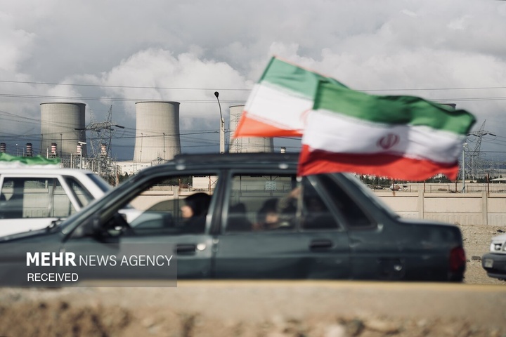 حلقه حضور و حمایت مردم از زیرساخت‌های انرژی نیروگاه شریف آباد