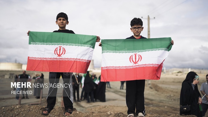 حلقه حضور و حمایت مردم از زیرساخت‌های انرژی نیروگاه شریف آباد