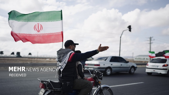 حلقه حضور و حمایت مردم از زیرساخت‌های انرژی نیروگاه شریف آباد