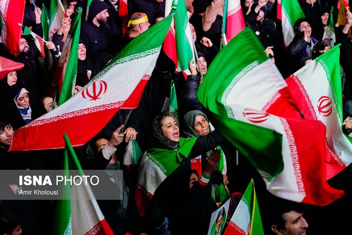 تجمع شبانه مردم در حمایت از مدافعان وطن - تهران