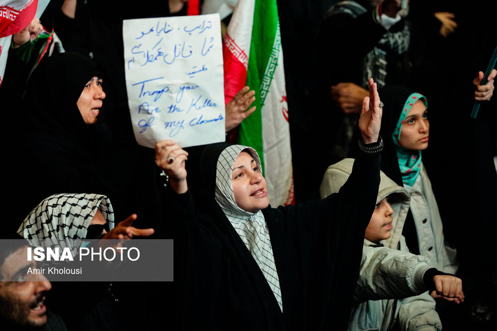 تجمع شبانه مردم در حمایت از مدافعان وطن - تهران