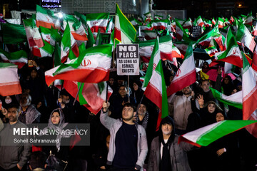 اجتماع حمایت از رزمندگان در مقابله با دشمن آمریکایی - صهیونی