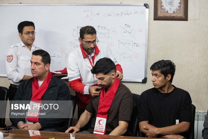 عضویت اعضای تیم ملی هندبال ساحلی ایران در سازمان هلال احمر