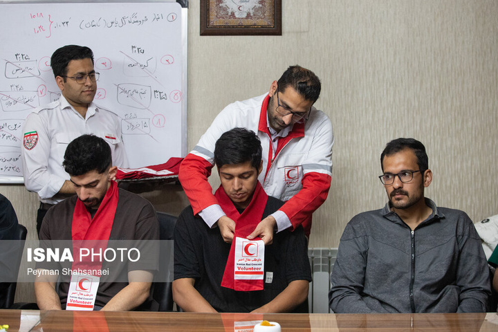 عضویت اعضای تیم ملی هندبال ساحلی ایران در سازمان هلال احمر