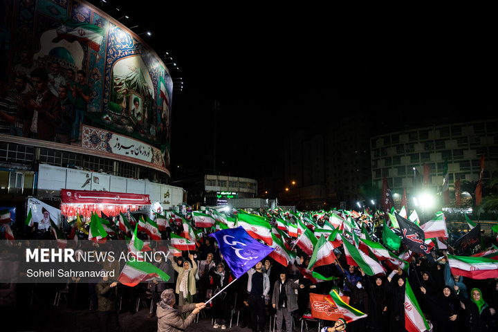 اجتماع حمایت از رزمندگان در مقابله با دشمن آمریکایی - صهیونی