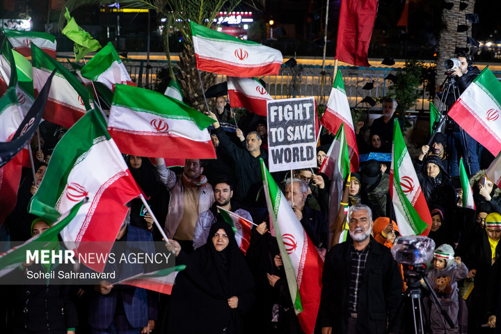 اجتماع حمایت از رزمندگان در مقابله با دشمن آمریکایی - صهیونی