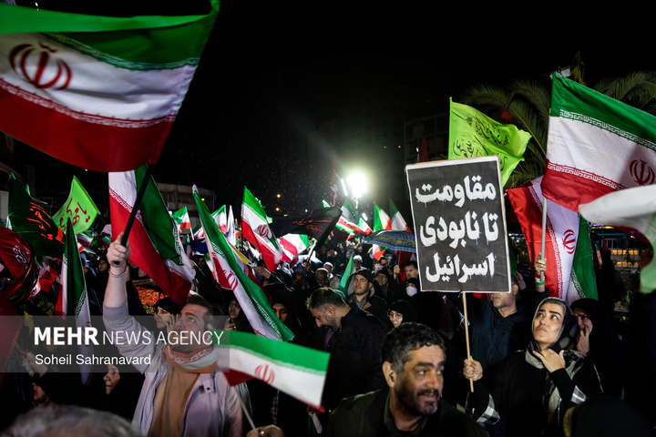 اجتماع حمایت از رزمندگان در مقابله با دشمن آمریکایی - صهیونی