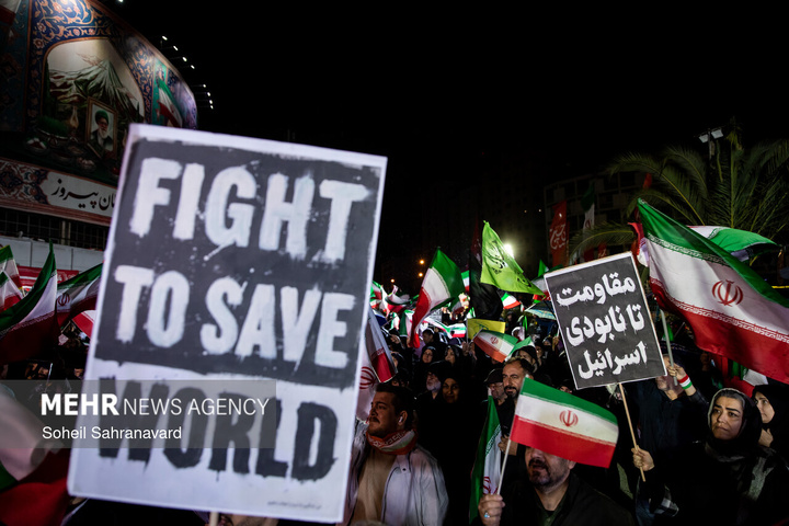 اجتماع حمایت از رزمندگان در مقابله با دشمن آمریکایی - صهیونی