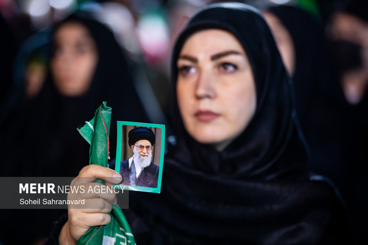 اجتماع حمایت از رزمندگان در مقابله با دشمن آمریکایی - صهیونی