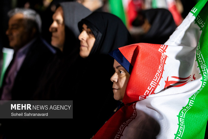 اجتماع حمایت از رزمندگان در مقابله با دشمن آمریکایی - صهیونی