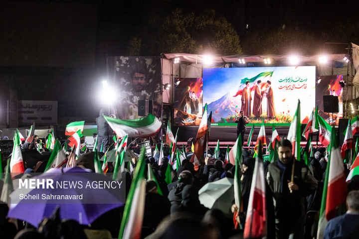 اجتماع حمایت از رزمندگان در مقابله با دشمن آمریکایی - صهیونی