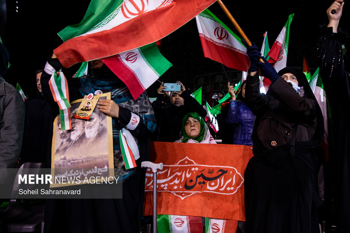 اجتماع حمایت از رزمندگان در مقابله با دشمن آمریکایی - صهیونی